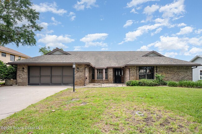 Primary Photo - 441 Crystal Lake Dr