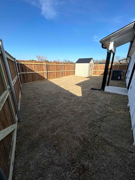 Building Photo - 804 Co Rd 1058