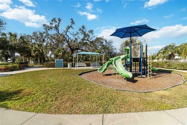 Building Photo - 3520 Woodmont Dr