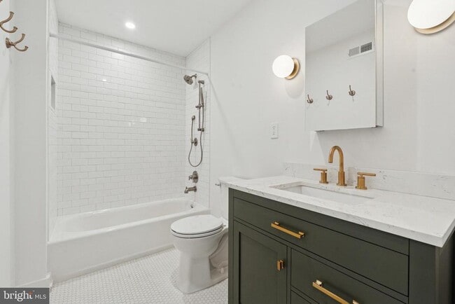 Building Photo - 2317 E Cumberland St