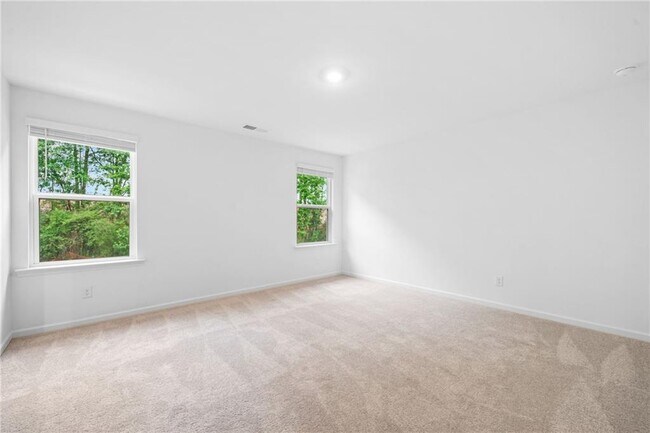 Building Photo - 788 Evergreen Rd