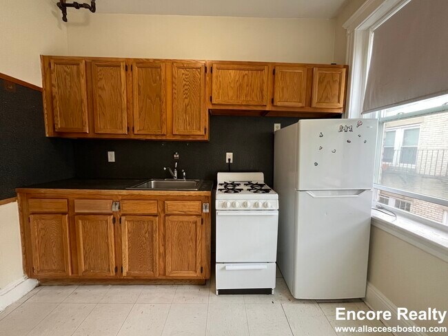 Building Photo - 1687 Commonwealth Ave