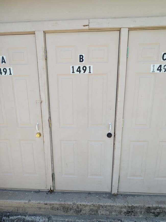 Building Photo - 1491 Alamo St