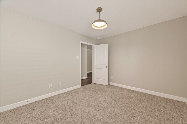 Building Photo - 4413 Schuler St