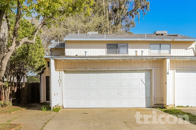 Building Photo - 1107 Nadene Dr