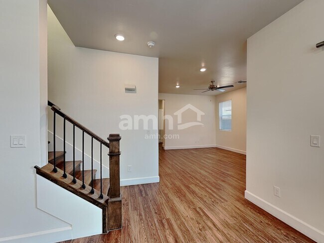 Building Photo - 678 W Bosal Dr