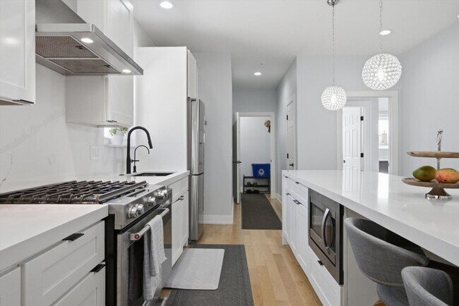 Building Photo - 4623 S Kilpatrick Ave