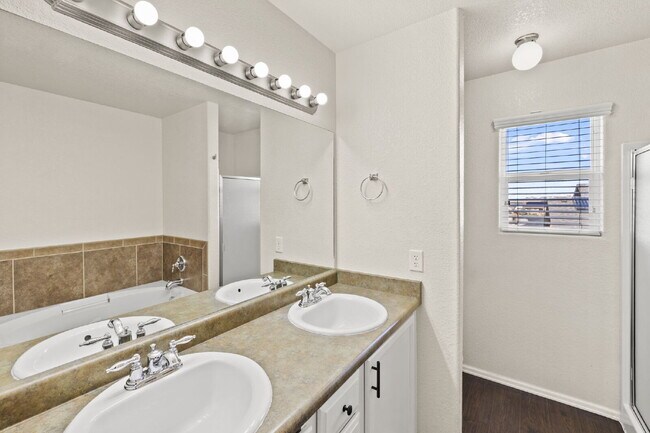 Building Photo - 2217 Inspiration Ln