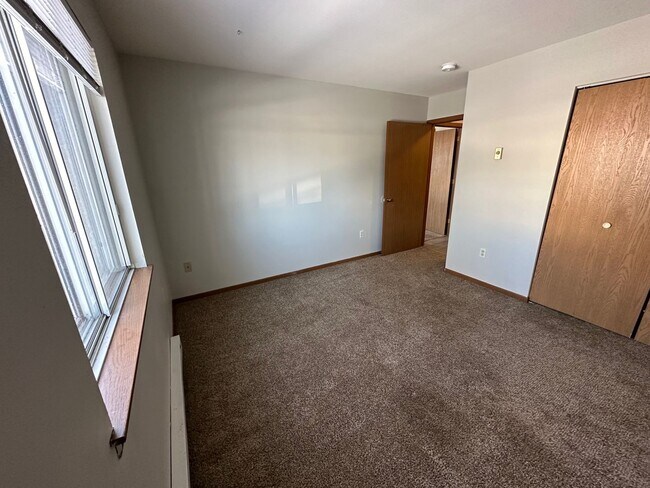 Building Photo - 1/2 OFF FIRST MONTHS RENT SPECIAL!