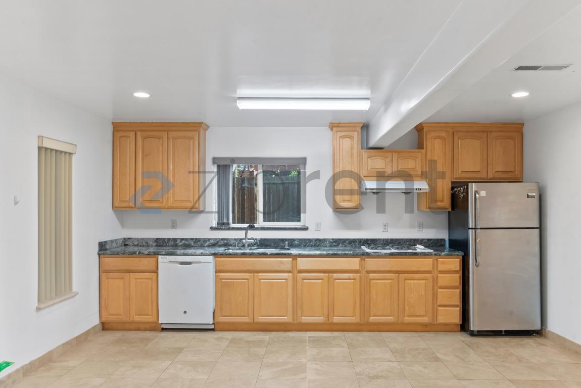 Building Photo - 9627 Alcosta Blvd