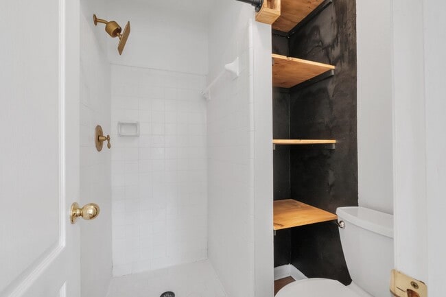 Building Photo - 2818 Par Ln