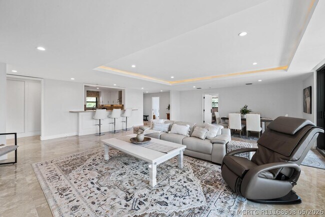 Building Photo - 2785 Polo Island Dr