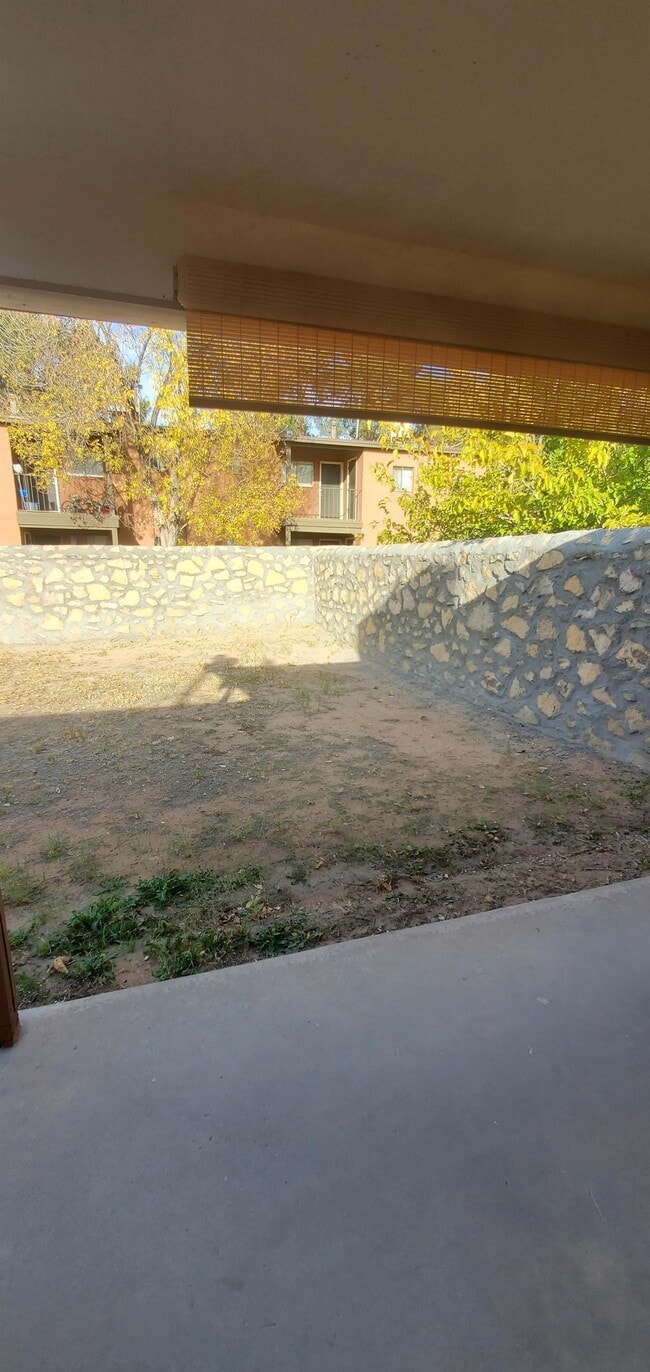 Building Photo - 2827 ANISE1