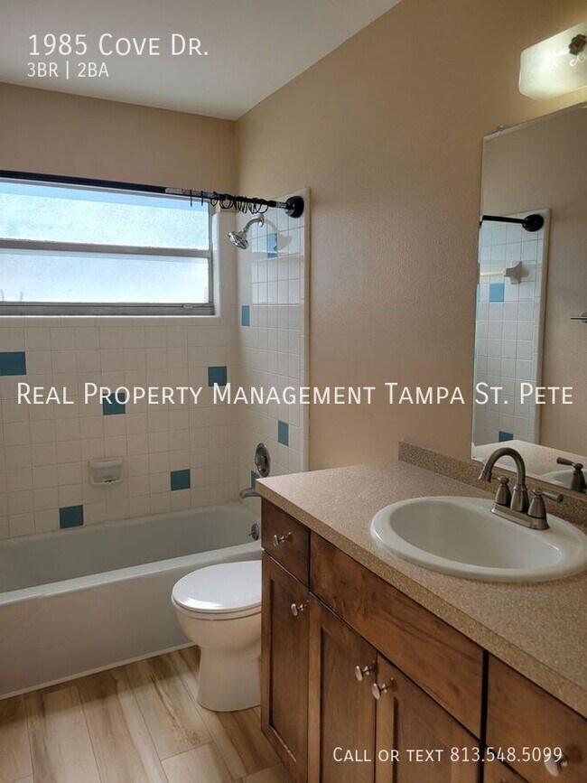 Building Photo - 1985 Cove Dr