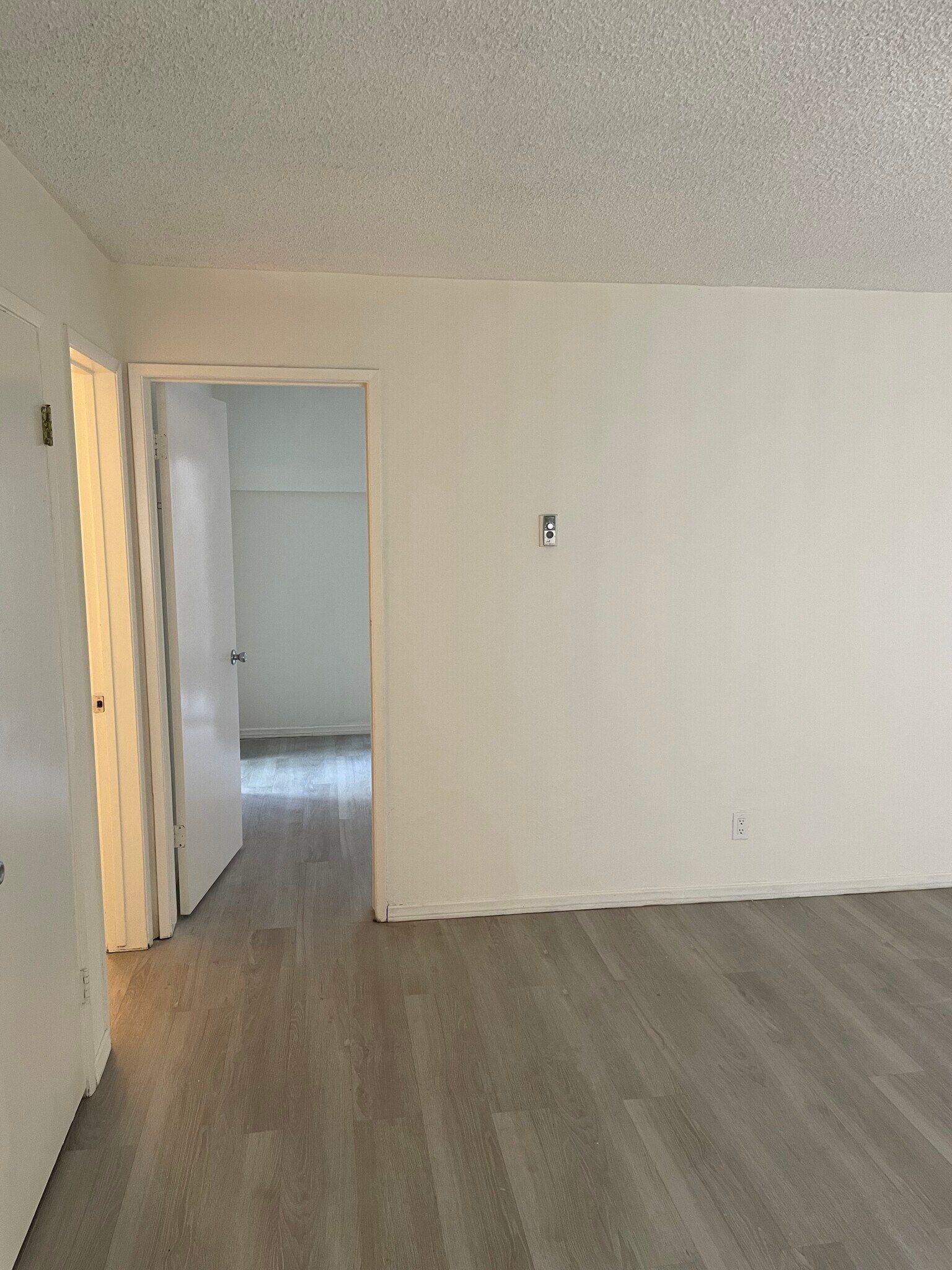 Building Photo - 519 N Francisca Ave