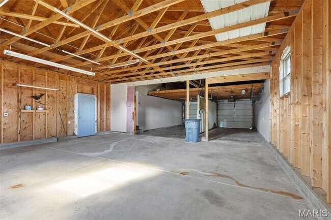 Building Photo - 3205 Fleet Ln