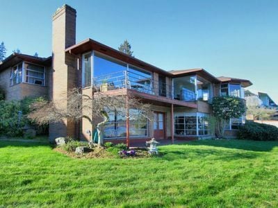 Building Photo - 3938 NE 157th Pl