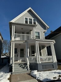 Building Photo - 105 Brownell St