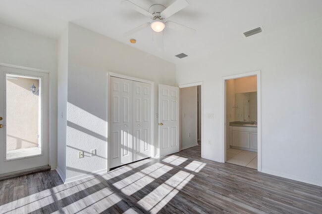 Building Photo - 1800 Bayshore Way