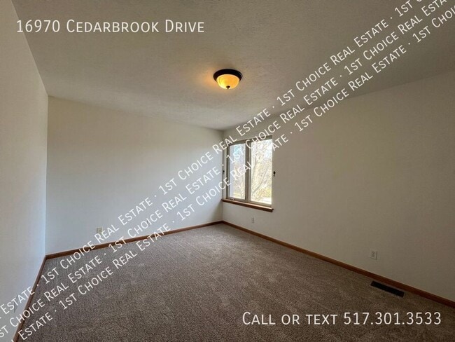 Building Photo - 16970 Cedarbrook Dr