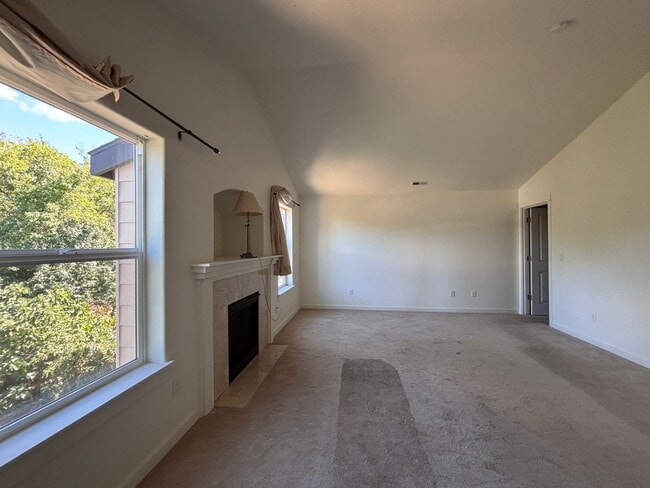 Building Photo - 4128 SW Dalton Pl