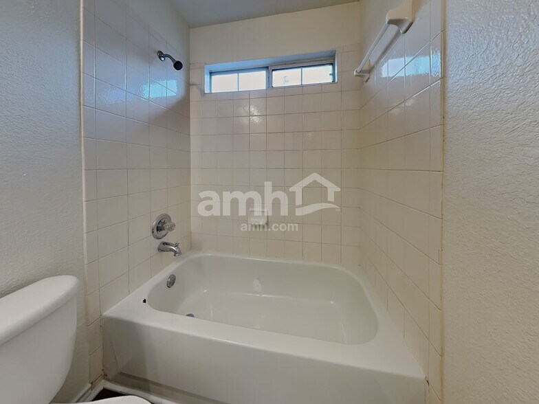 Building Photo - 8613 Corral Cir