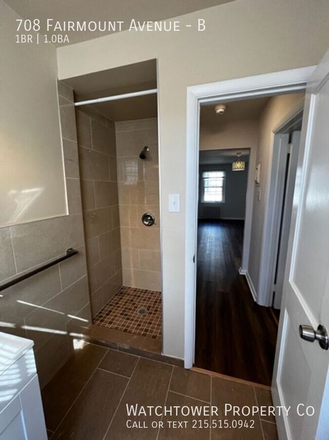 Building Photo - Perfectly Renovated 1 Bedroom In a gated c...