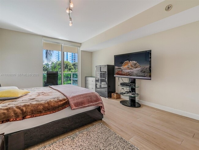 Building Photo - 3330 NE 190th St