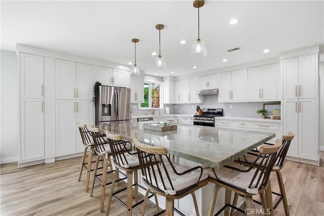 Building Photo - 3108 Ladoga Ave