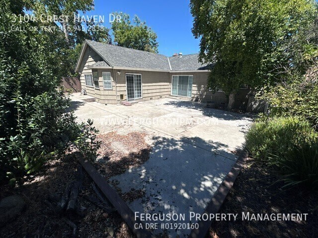 Building Photo - 3104 Crest Haven Dr