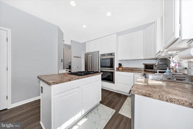 Building Photo - 1504 Larel Ct