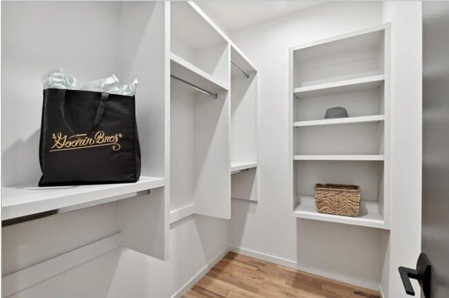 Building Photo - 536 Highland Ave NE