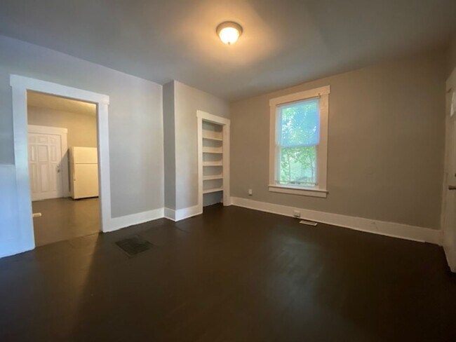 Building Photo - 612/614 Cedar St