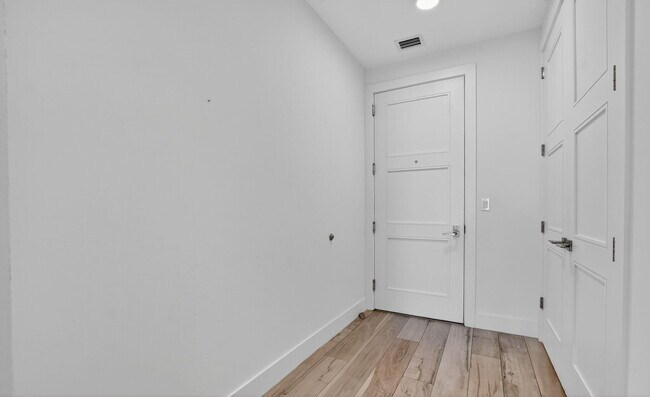 Building Photo - 155 E Boca Raton Rd