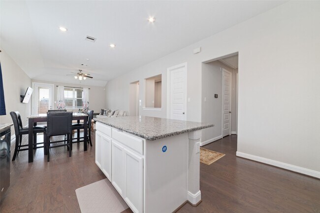 Building Photo - 24707 Harbor Terrace Ln