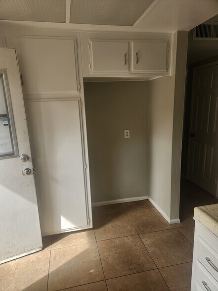 Building Photo - 14324 El Dorado Dr