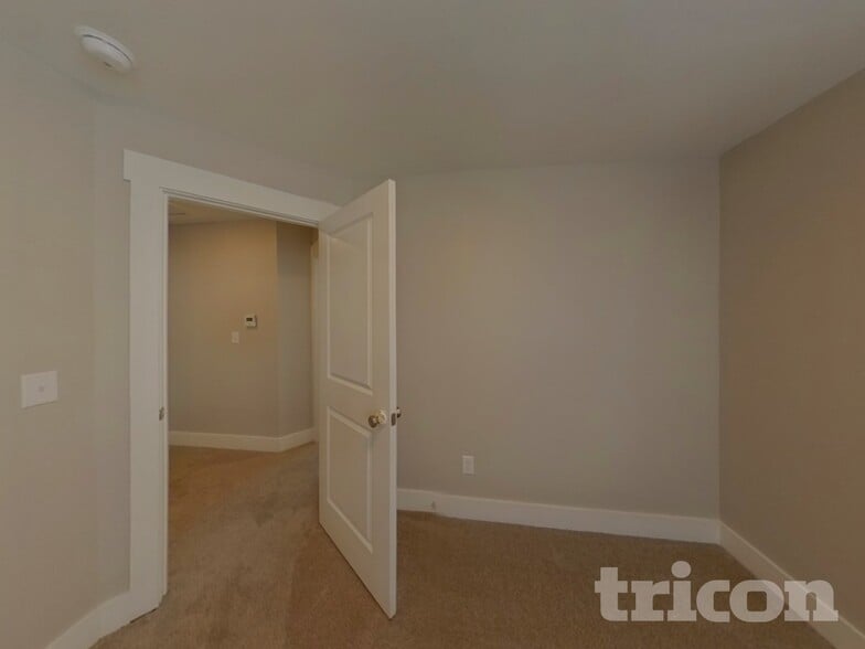 Building Photo - 417 Brookfield Dr