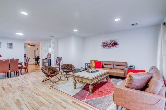 Building Photo - 34 Pamrapo Ave