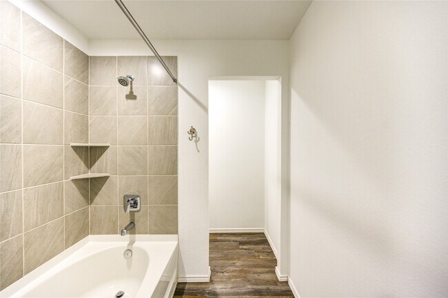 Building Photo - 5406 Castlebury Meadows Dr