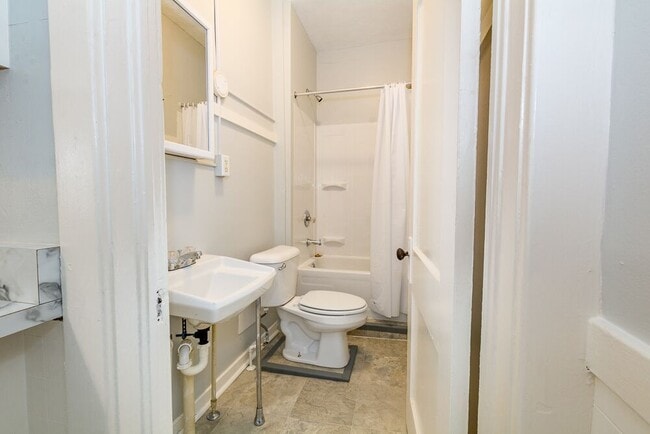 Building Photo - 924 Nagold St NW