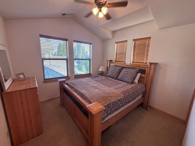 Building Photo - Truckee Ski Lease Available