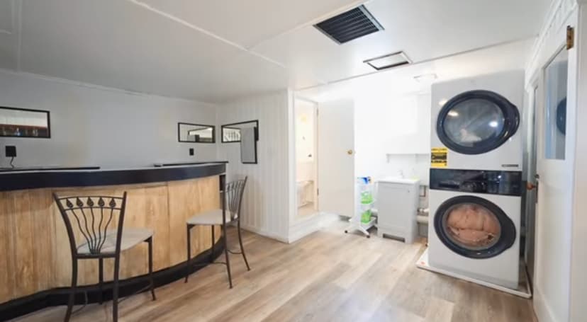 Building Photo - 611 Frost Rd