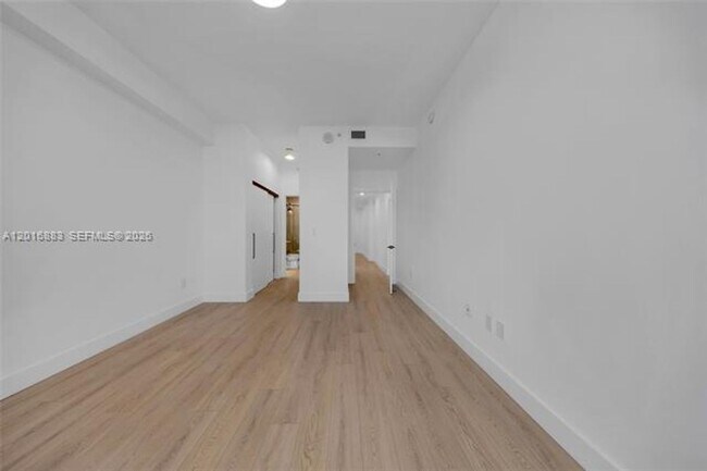Building Photo - 7901 Hispanola Ave