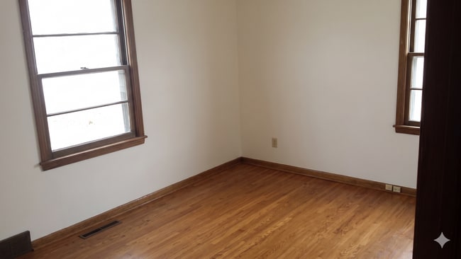 Building Photo - 2907 S Fern St