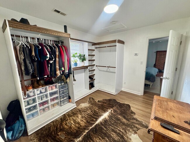 Building Photo - Charming Brick Ranch in the Heart of Churchland