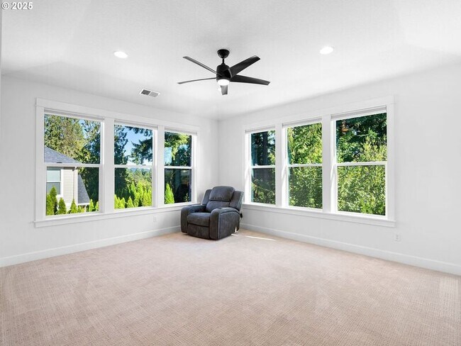 Building Photo - 9010 SW Inez St