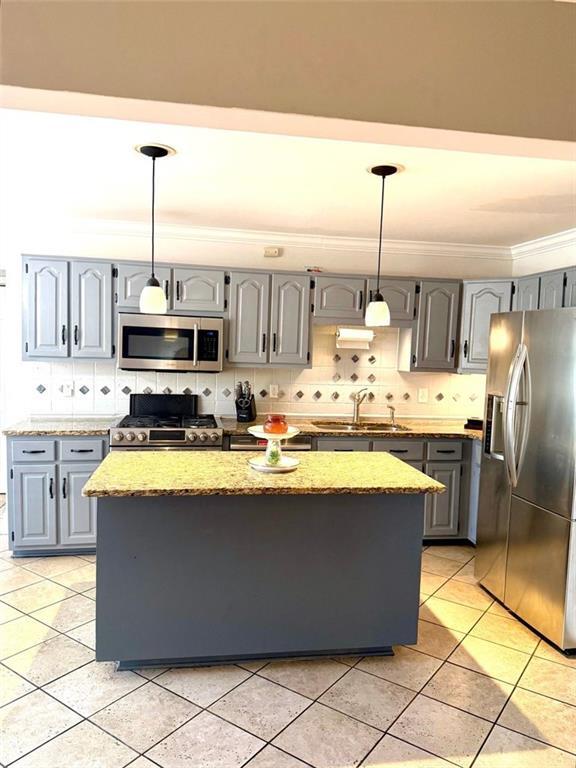 Building Photo - 22 Valley Creek Dr SW