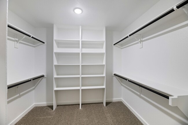 Building Photo - AVAILABLE NOW! 3 BEDROOM TRIPLEX LOCATED ON 1-ACRE LOT IN MIDLOTHIAN, TX!