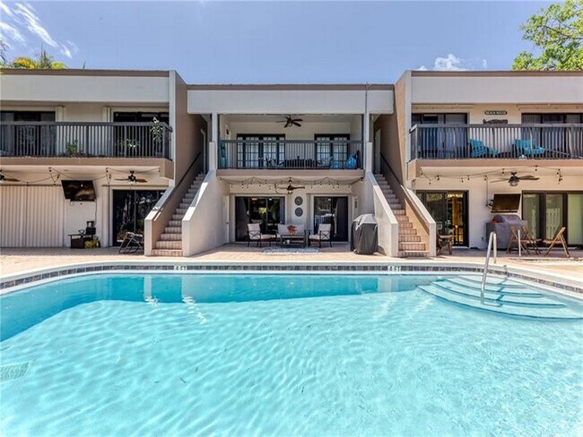 Building Photo - 2713 NE 15th St