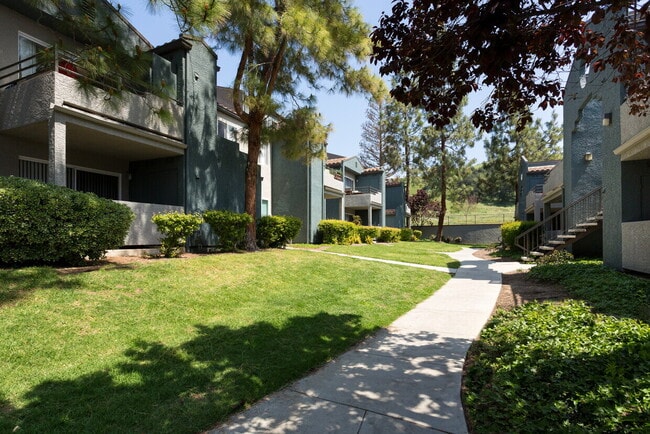 Building Photo - Charming 1-Bedroom Retreat in Calabasas – ...